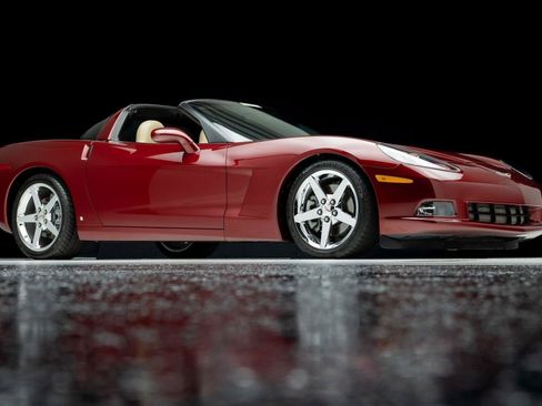 Used 2007 Chevrolet Corvette Coupe w/ Preferred Equipment Group RWD image 12