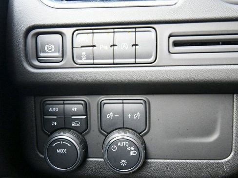 Used 2024 Chevrolet Suburban LT AWD/4WD image 44