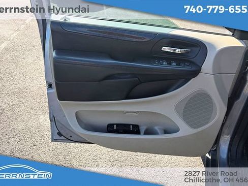 Used 2014 Dodge Grand Caravan American Value Package FWD image 10