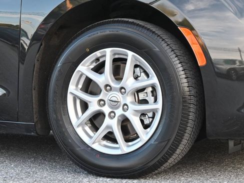 Used 2021 Chrysler Voyager LX FWD image 13