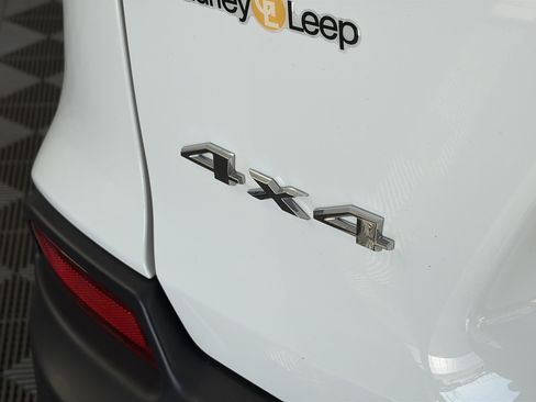 Used 2020 Jeep Cherokee Limited AWD/4WD image 16