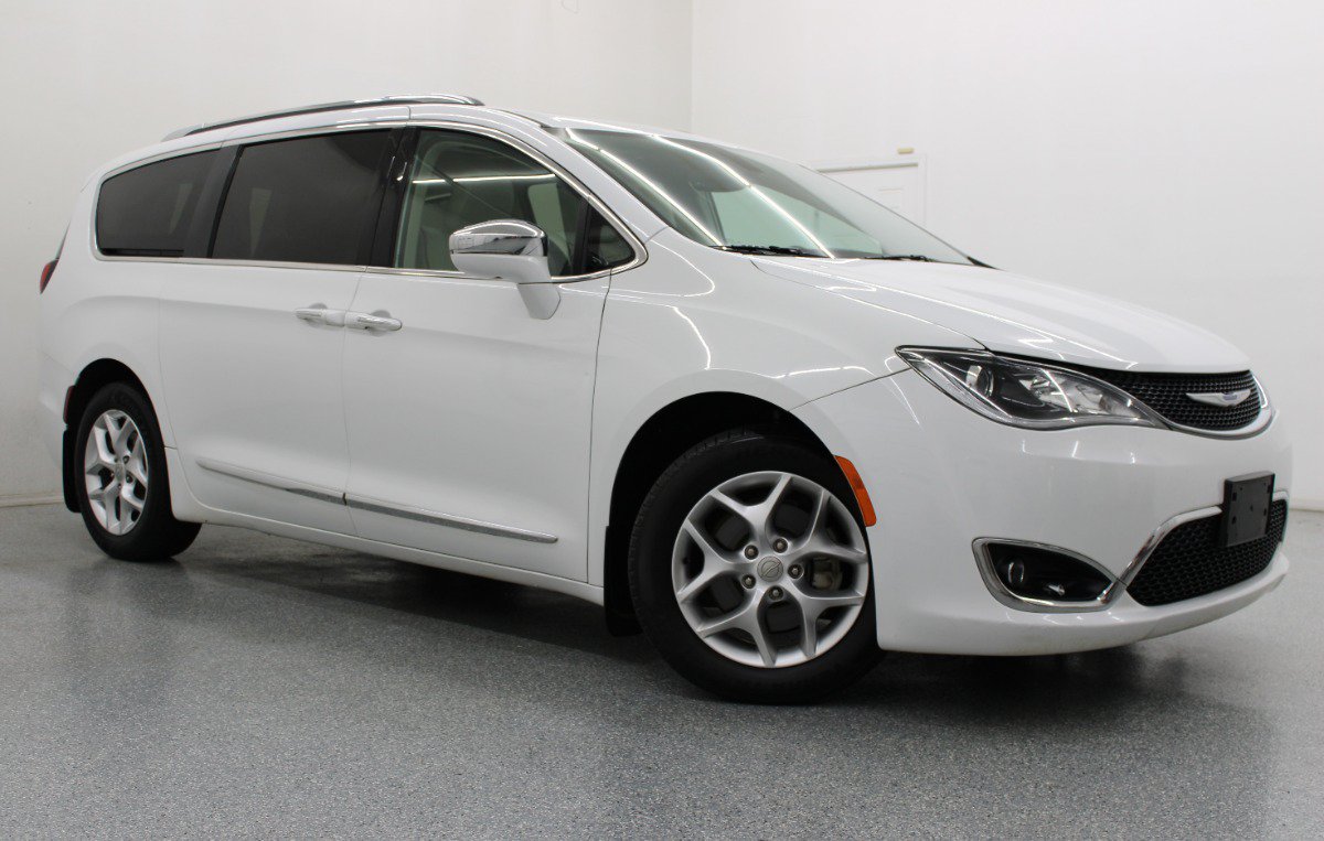 Used 2020 Chrysler Pacifica Limited FWD image 1