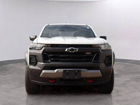 Used 2024 Chevrolet Colorado Trail Boss w/ Technology Package image 2