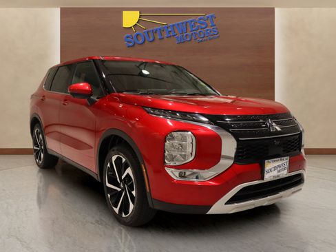 Used 2024 Mitsubishi Outlander SE image 5