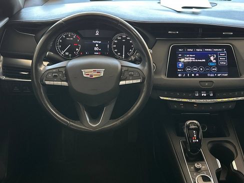 Used 2023 Cadillac XT4 Premium Luxury FWD image 13