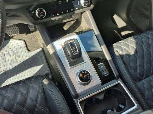 Used 2024 Mitsubishi Outlander SEL image 21