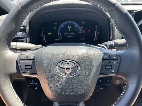 Used 2025 Toyota Camry SE w/ Convenience Package FWD image 26