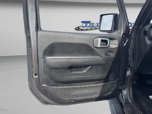 Used 2022 Jeep Wrangler Unlimited Sahara w/ LED Lighting Group AWD/4WD image 19
