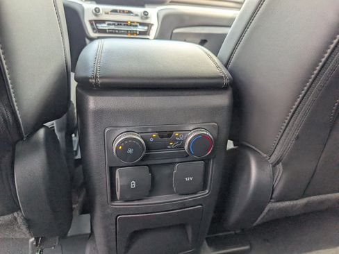 Used 2022 Ford Explorer XLT w/ Equipment Group 202A AWD/4WD image 20