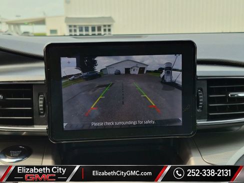 Used 2022 Ford Explorer XLT w/ Equipment Group 202A AWD/4WD image 19