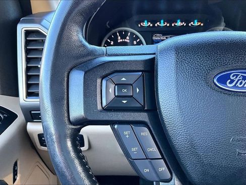 Used 2017 Ford F150 XLT w/ Equipment Group 302A Luxury image 19