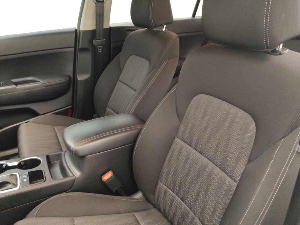 Used 2019 Kia Sportage LX FWD image 17