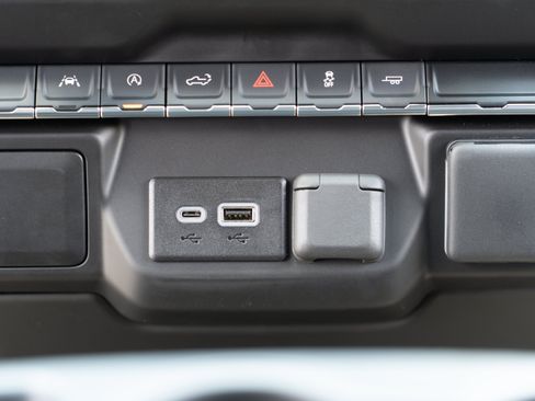 Used 2026 Chevrolet Silverado 1500 Custom RWD image 32