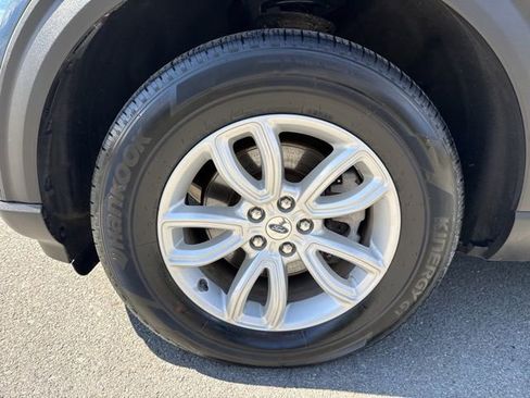 Used 2020 Ford Explorer 4WD w/ Class III Trailer Tow Package image 14