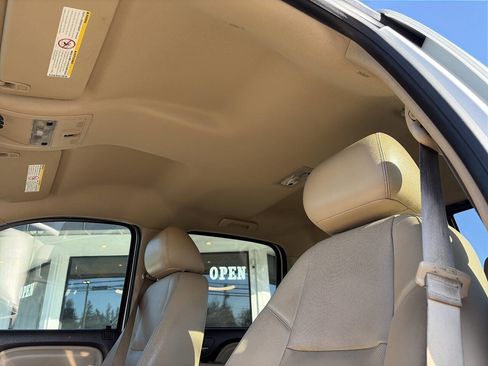 Used 2014 GMC Sierra 2500 Denali w/ Suspension Package, Off-Road AWD/4WD image 29