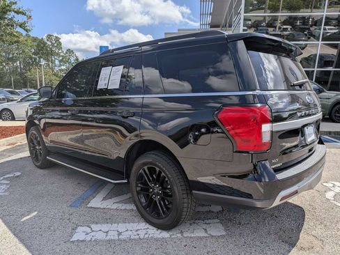 Used 2023 Ford Expedition XLT RWD image 4
