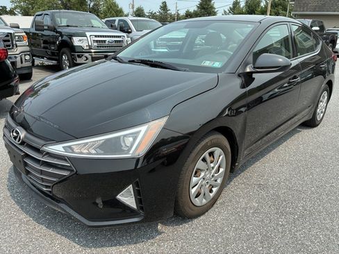 Used 2019 Hyundai Elantra SE FWD image 3