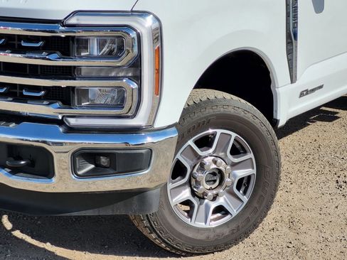 Used 2024 Ford F250 Lariat image 8