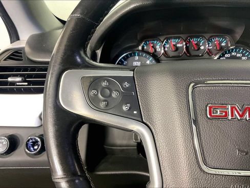 Used 2019 GMC Yukon XL SLT w/ Open Road Package AWD/4WD image 23