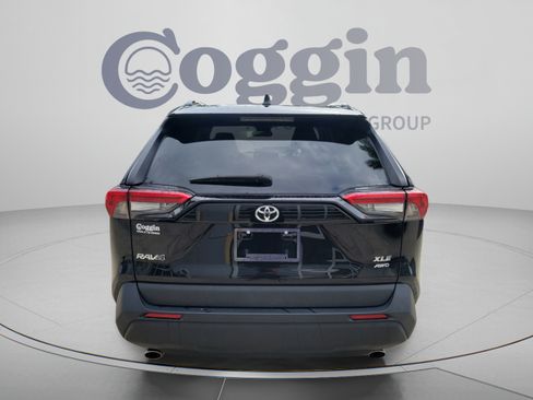 Used 2024 Toyota RAV4 XLE AWD/4WD image 3