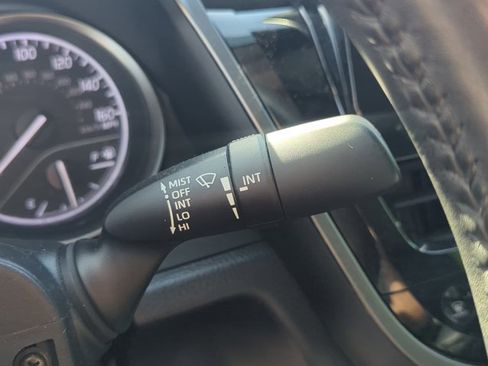 Used 2023 Toyota Camry SE image 19