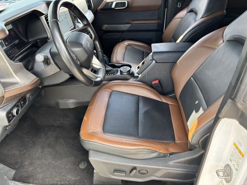 Used 2023 Ford Bronco Outer Banks image 17