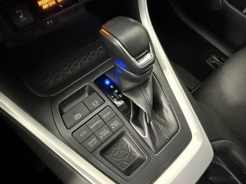 Used 2019 Toyota RAV4 XLE AWD/4WD image 27