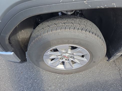 Used 2026 GMC Sierra 1500 SLE image 10