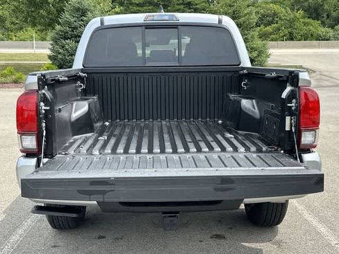 Used 2023 Toyota Tacoma SR AWD/4WD image 15