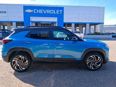 New 2026 Chevrolet TrailBlazer RS w/ Driver Confidence Package FWD image 3