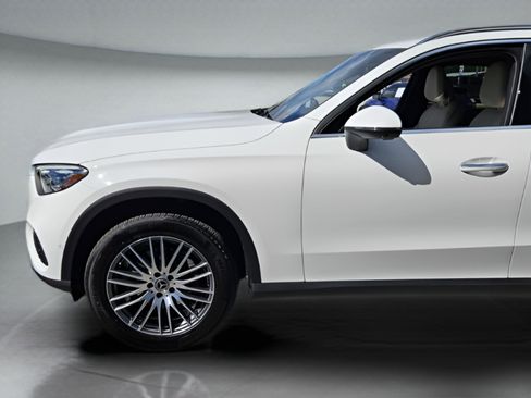 New 2026 Mercedes-Benz GLC 300 image 37