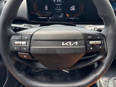 Used 2025 Kia K4 FWD image 28