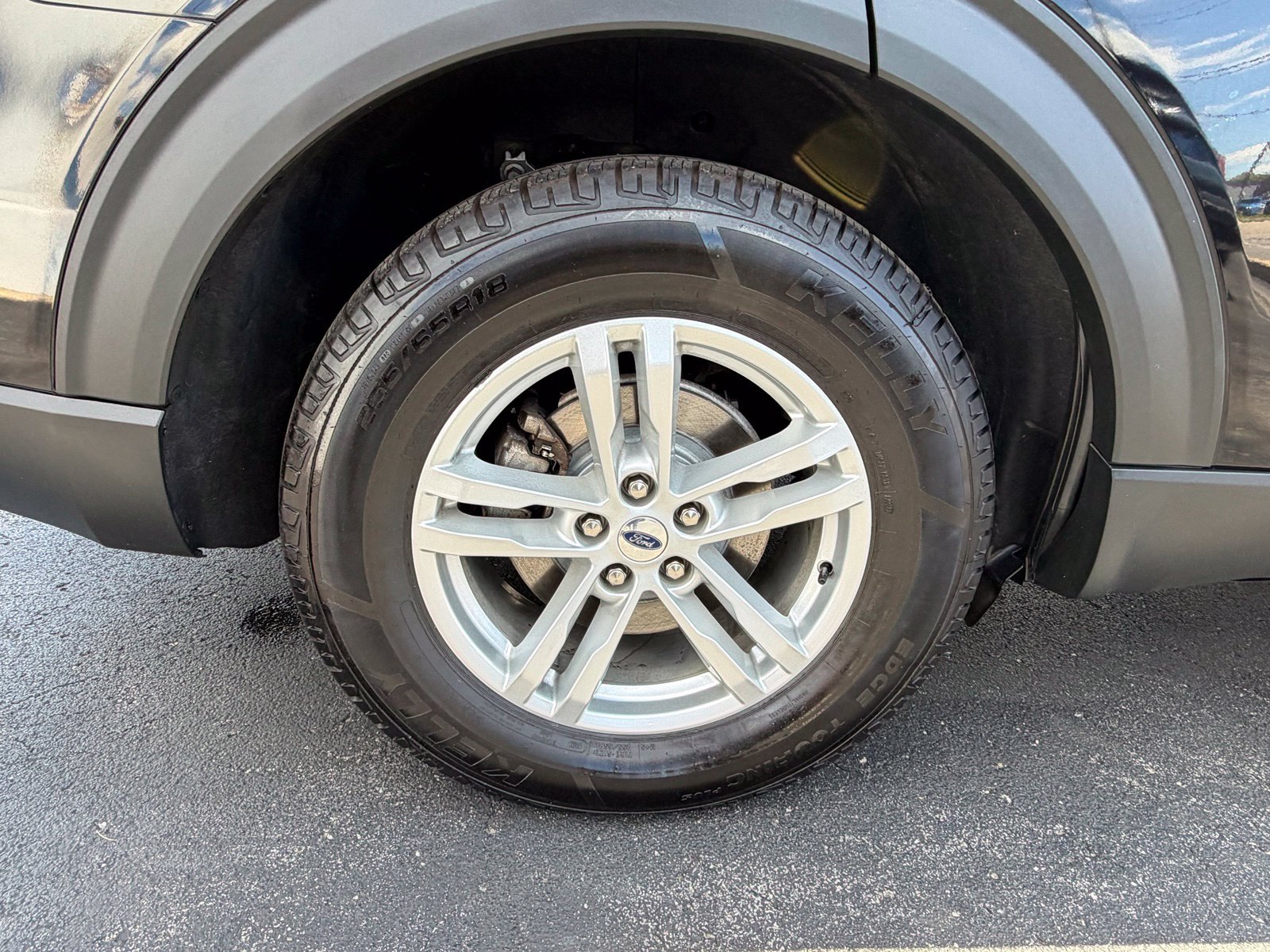 Certified 2022 Ford Explorer XLT w/ Equipment Group 202A AWD/4WD image 46