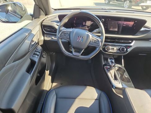 Used 2025 Buick Envista Sport Touring w/ Convenience I Package FWD image 9