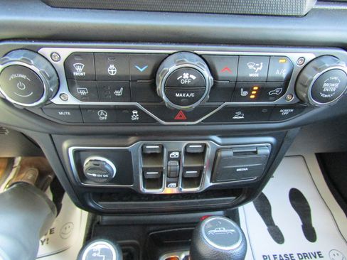 Used 2022 Jeep Gladiator Sport AWD/4WD image 30