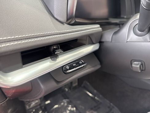 Used 2022 Chevrolet Corvette Stingray w/ Battery Protection Package image 20