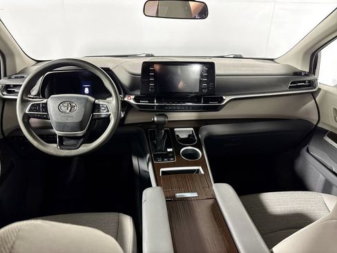 Used 2021 Toyota Sienna LE FWD image 12