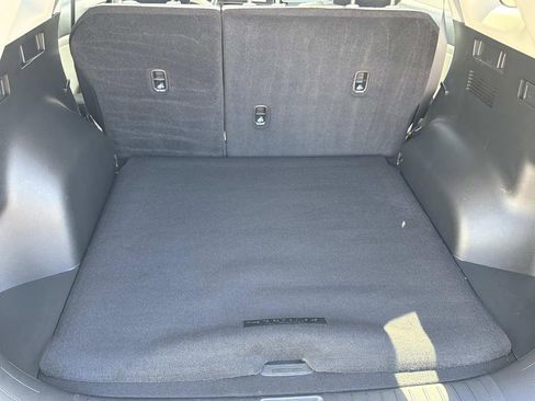 Used 2025 Kia Sportage EX image 17