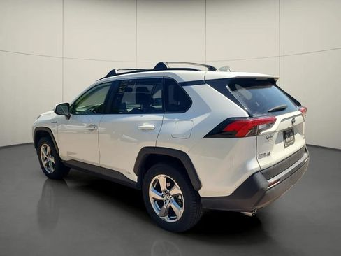 Used 2021 Toyota RAV4 XLE Premium AWD/4WD image 5
