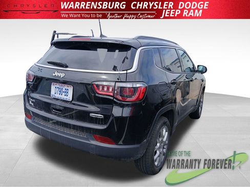 Used 2022 Jeep Compass Latitude image 2