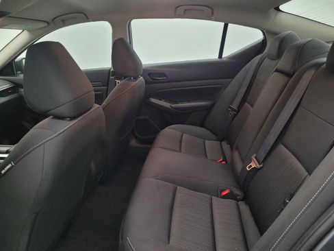 Used 2025 Nissan Altima 2.5 SV FWD image 18