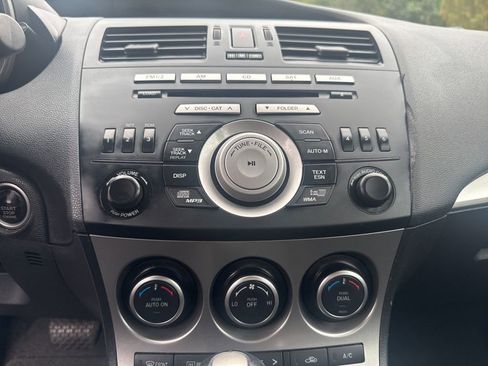 Used 2011 MAZDA MAZDA3 s Grand Touring w/ Tech Pkg image 17