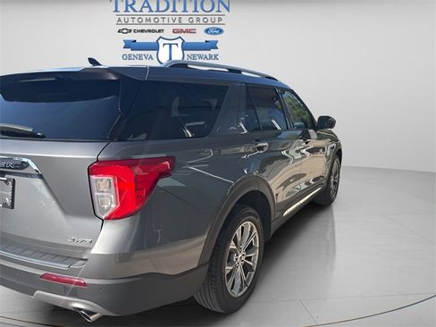 Used 2022 Ford Explorer Limited image 4