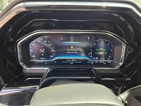 Certified 2025 Chevrolet Silverado 3500 LTZ w/ LTZ Convenience Package image 34