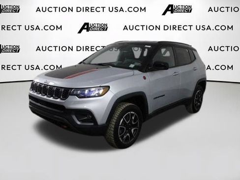 Used 2024 Jeep Compass Trailhawk AWD/4WD image 55