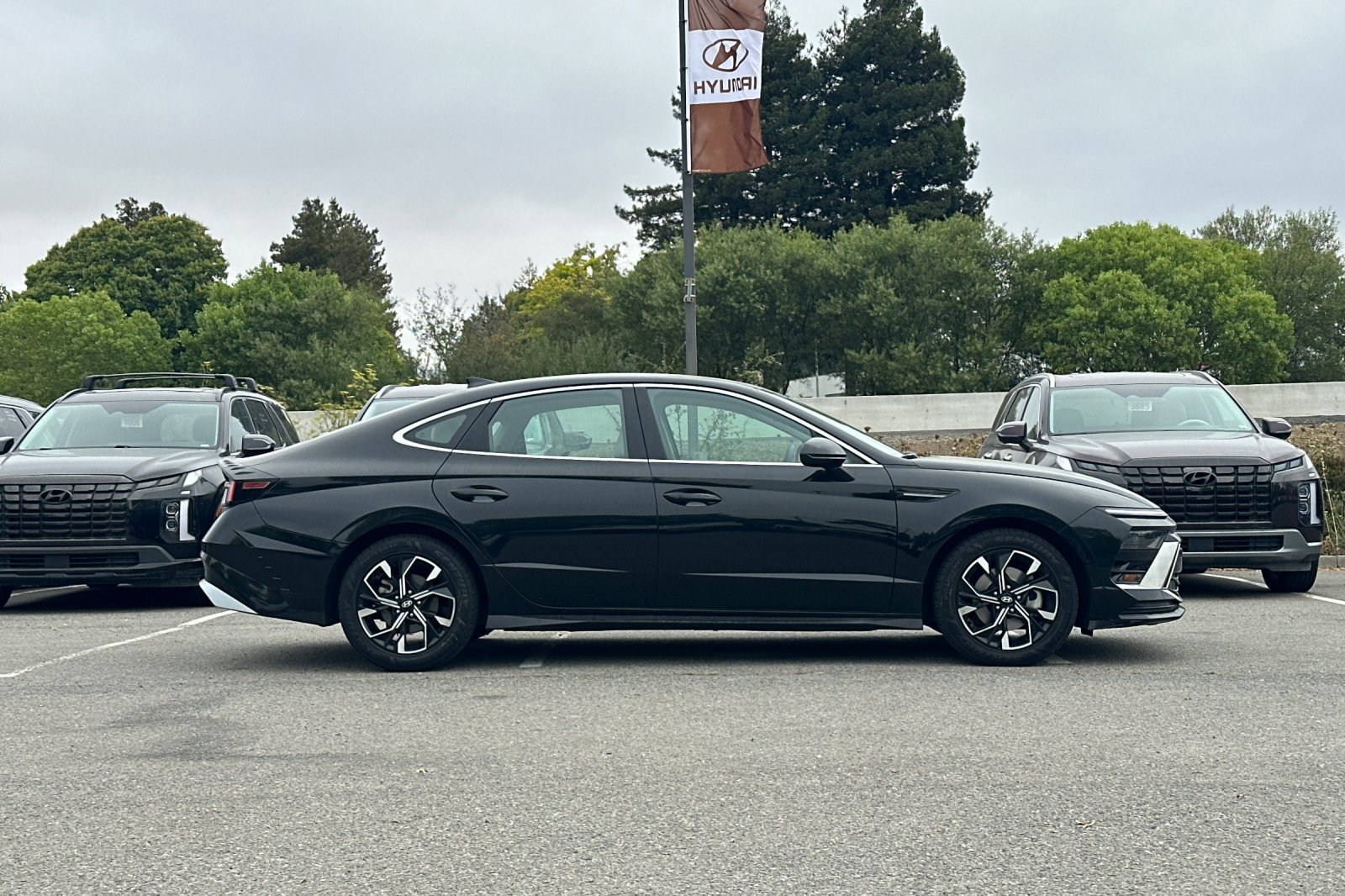 Used 2025 Hyundai Sonata SEL FWD image 3