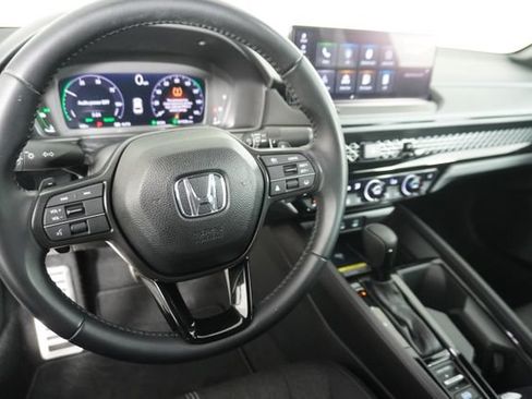 Used 2025 Honda Accord Sport image 26