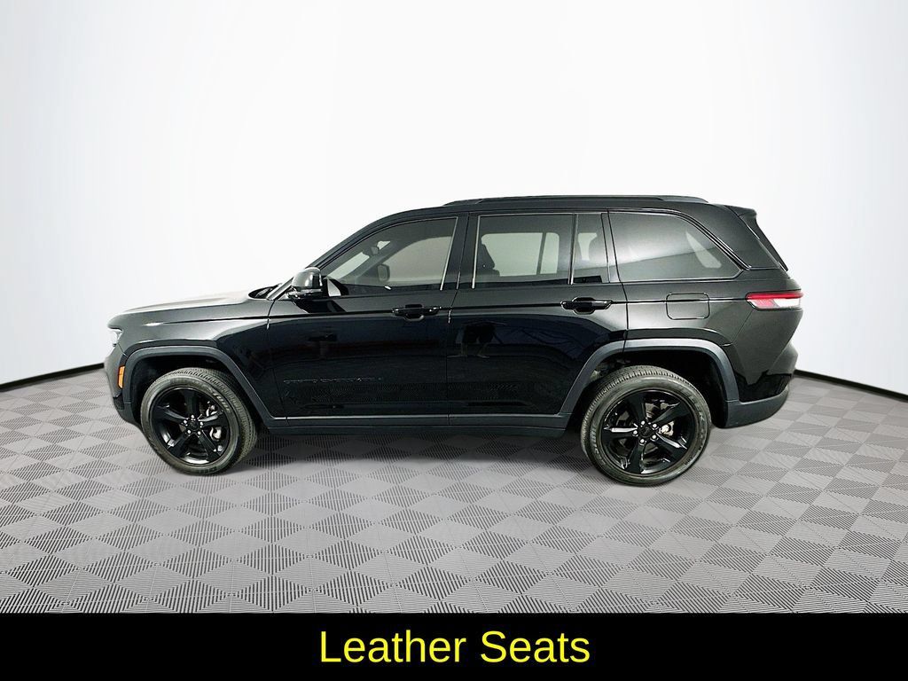 Used 2023 Jeep Grand Cherokee Altitude AWD/4WD image 6