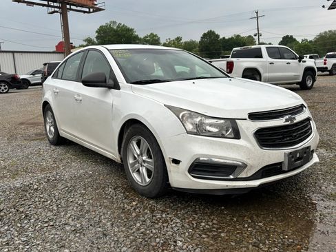 Used 2015 Chevrolet Cruze LS FWD image 5