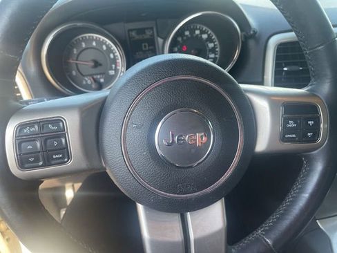 Used 2011 Jeep Grand Cherokee Limited image 5